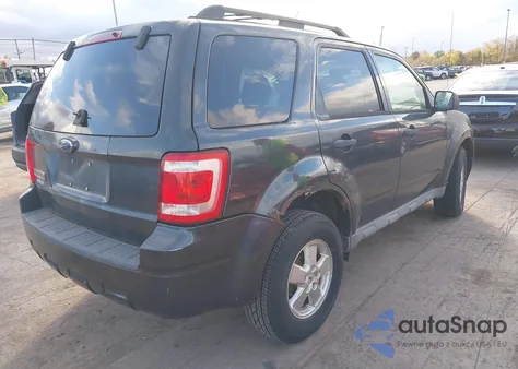 2009 Ford Escape Xlt z USA, uszkodzony, nr VIN 1FMCU03789KC48309